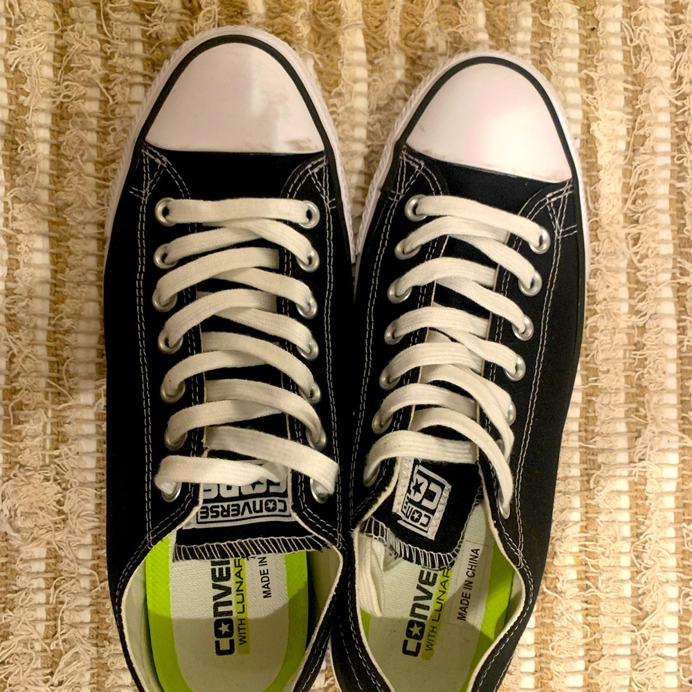 Converse - black low top mens converse. Worn but in good condition